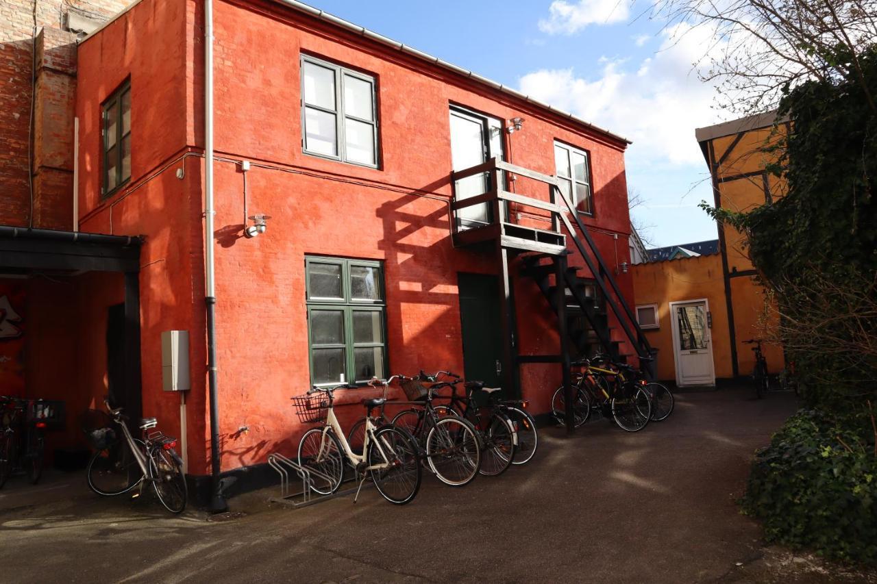 Charming Red Courtyard Apartment Kopenhagen Exterior foto